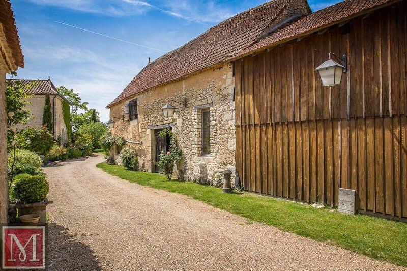 Bed and Breakfast Le Manoir De Beauregard à Clermont-de-Beauregard Extérieur photo
