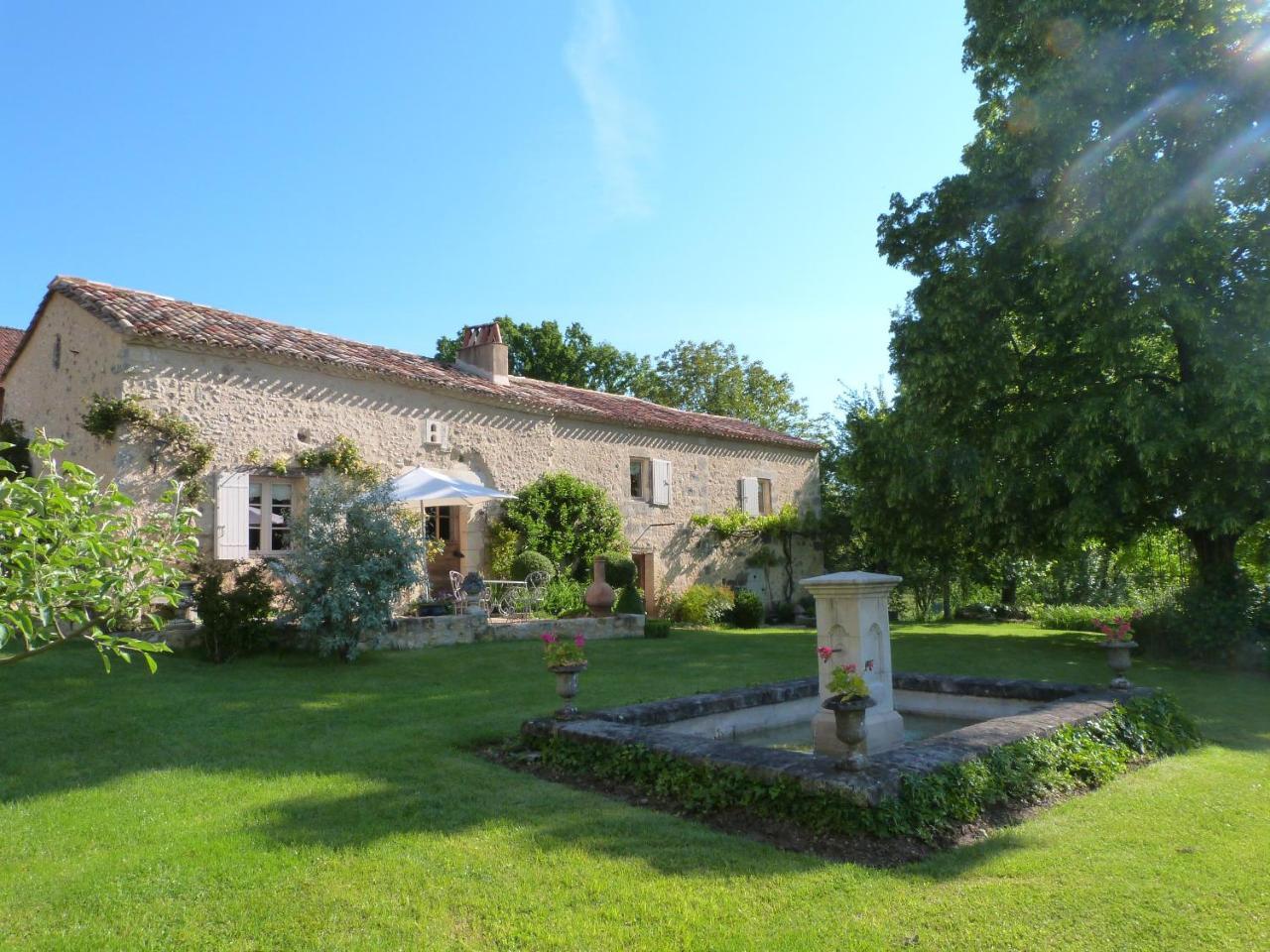 Bed and Breakfast Le Manoir De Beauregard à Clermont-de-Beauregard Extérieur photo