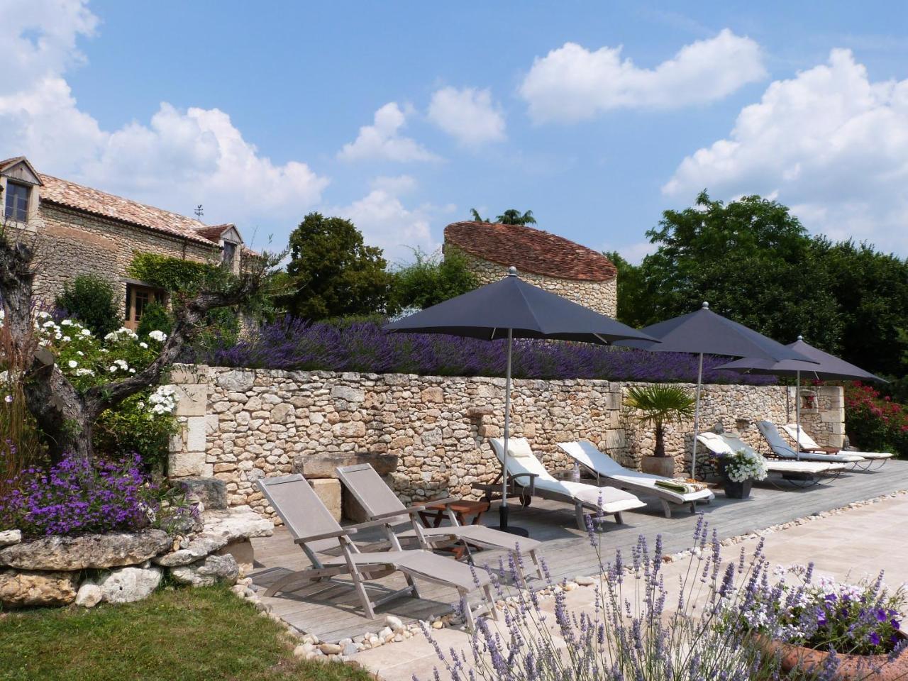 Bed and Breakfast Le Manoir De Beauregard à Clermont-de-Beauregard Extérieur photo